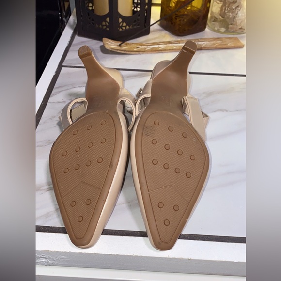 Elegant Tan Women's Slingback Heels - Picture 3 of 3